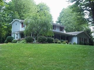2nd image of 19 Bemus St