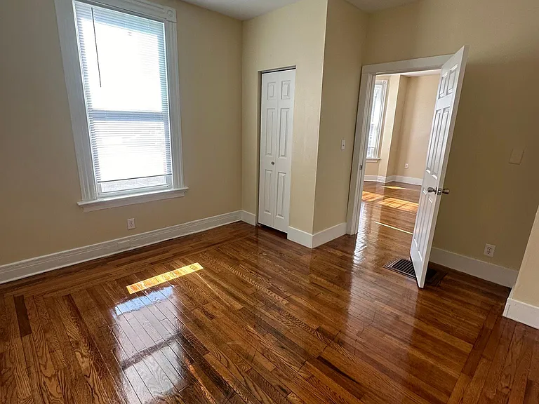 280 Norton St #1 — Photo 6