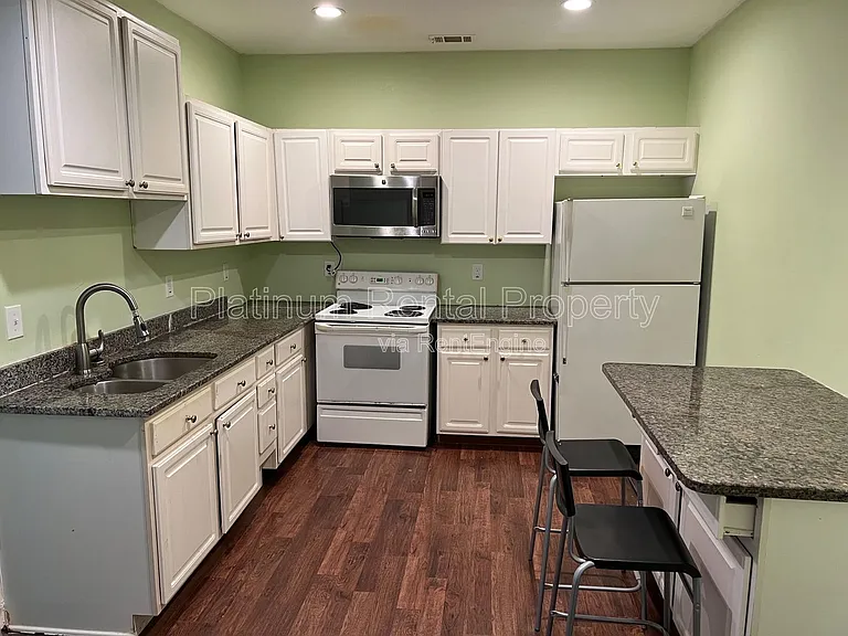 4770 Leatherstone Way — Photo 32