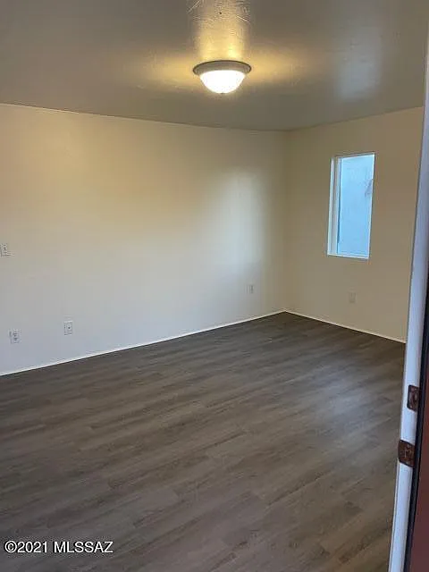3 bed, 1.0 bath, 849 sqft, $1,550 — Photo 2