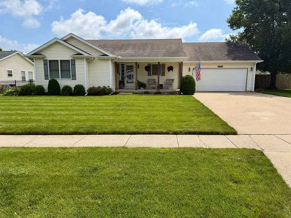 400 Linden Dr, Saint Joseph, IL 61873