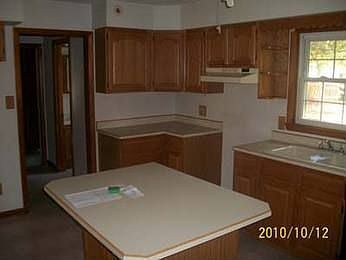 2nd image of 206 N Hickory St