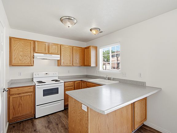 4th image of 1898 W Garden Dr Unit 3