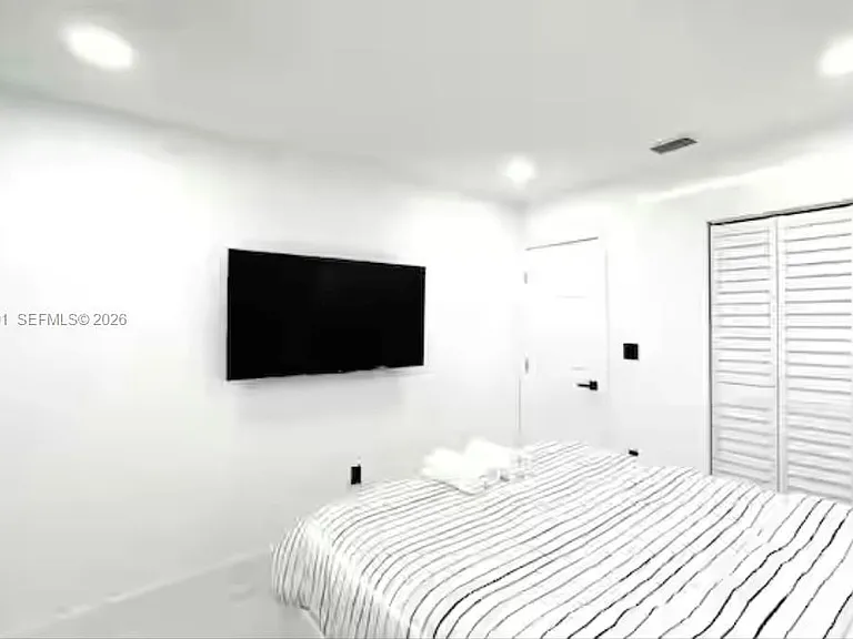 301 SW 136th Ct — Photo 11