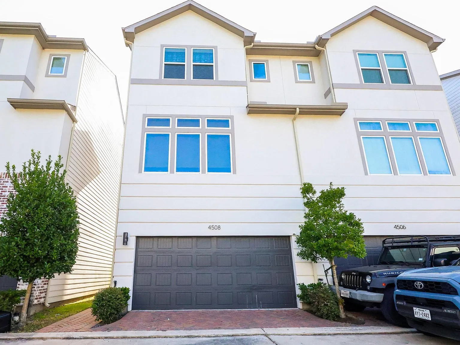 3 bed, 3.5 bath, 1834 sqft, $2,700 — Photo 1