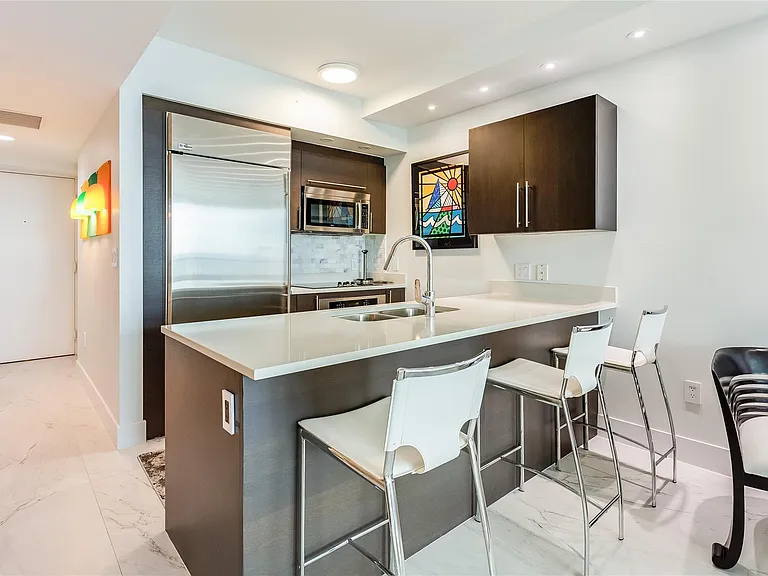 55 SE 6th St #3500 — Photo 13