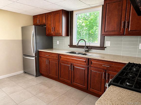 5th image of 39 Crescent Pl