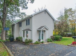 10 Alabama Ave, Lake Hopatcong, NJ 07849