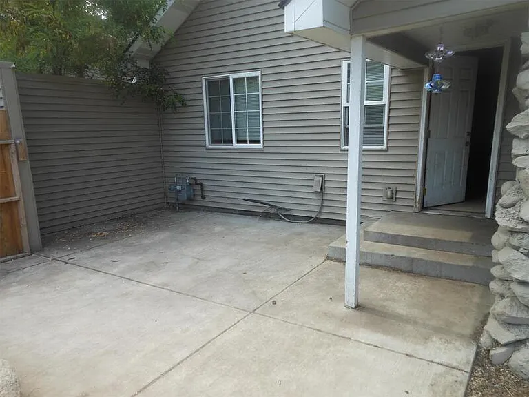 2328 N Wilbur Rd — Photo 5