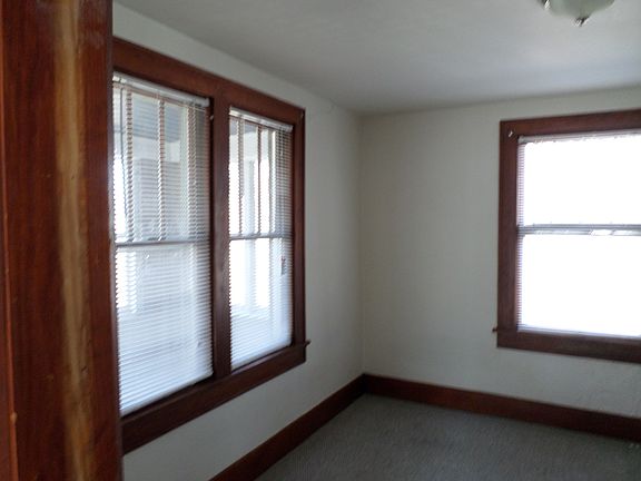 4th image of 141 Chandler Blvd