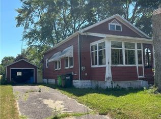 211 29th St NW, Barberton, OH 44203