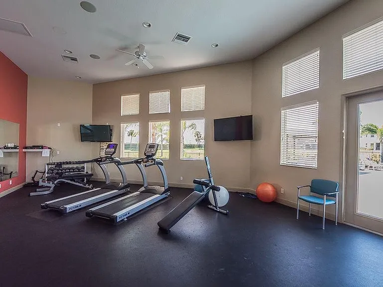 1750 Berkshire Cir SW — Photo 56