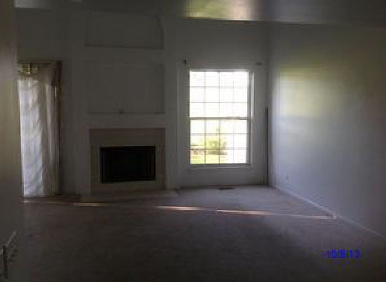 2nd image of 332 Cane Garden Cir