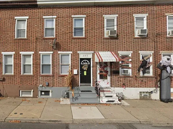 385 Pond St, Bristol, PA 19007