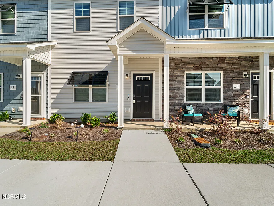 18 Catalina Cir