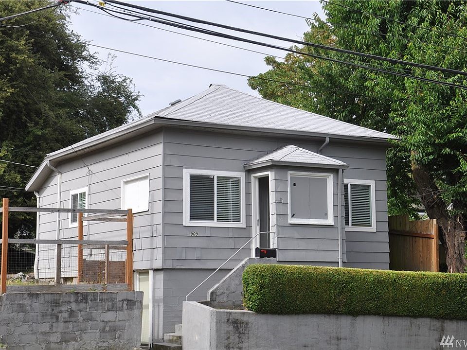 1st image of 909 Earnest Brazill St