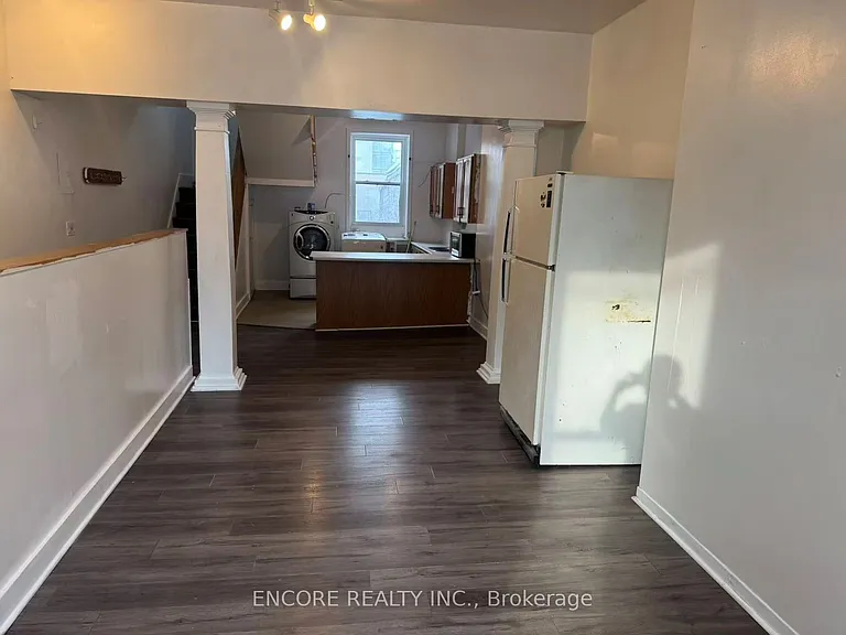 161 A Princess St — Photo 3