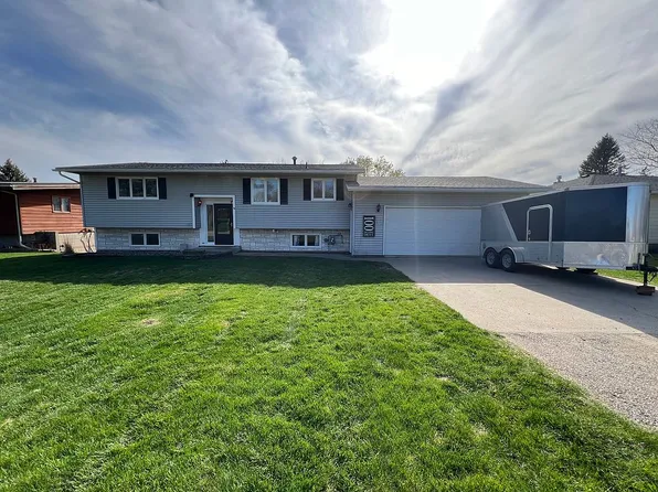 100 Shellrock Dr, Northwood, IA 50459