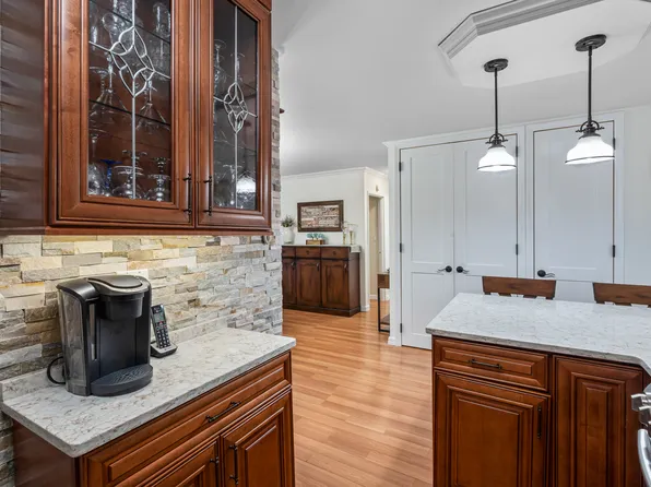 17-85 215th Street image 4 of 31