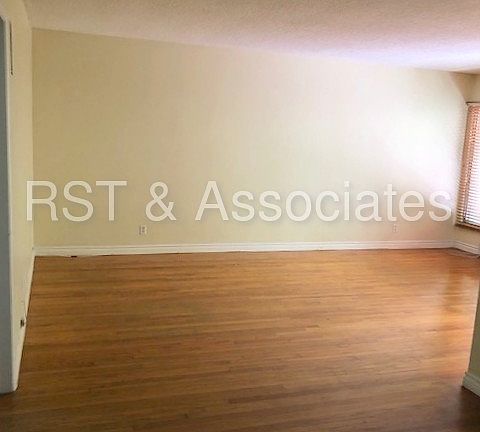 3rd image of 1015 N Croft Ave APT 2