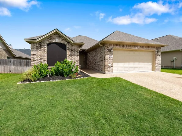3048 Peterson Cir, Bryan, TX 77802