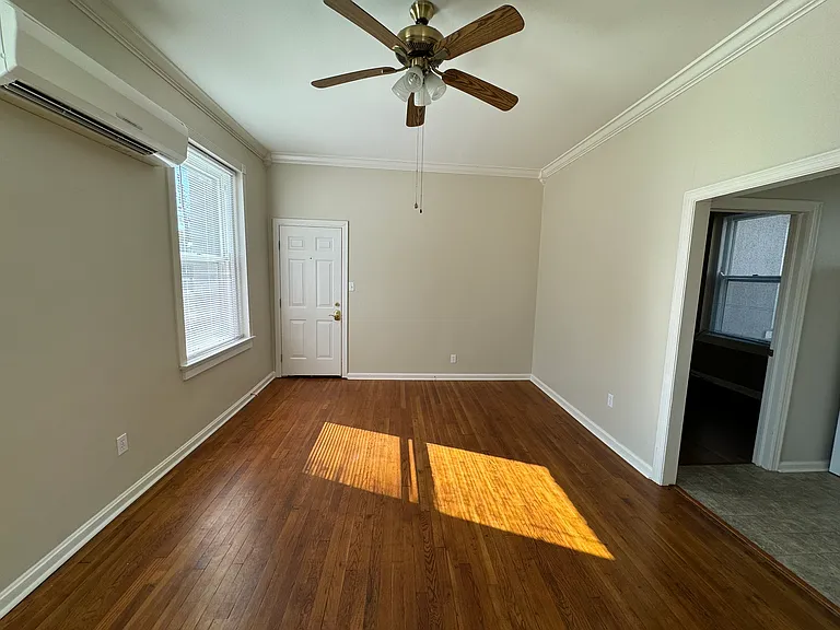 308 Thompson St #B — Photo 4