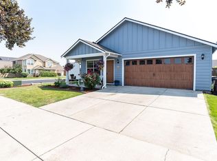 3102 SW Juniper Ave, Redmond, OR 97756