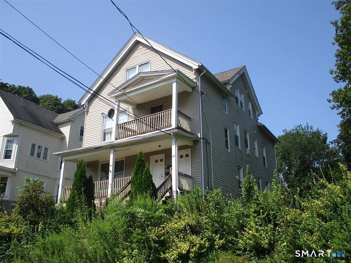 3 bed, 1.0 bath, 1196 sqft, $1,950 — Photo 1