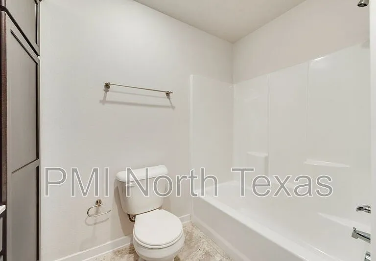 616 N 6th St — Photo 19