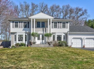 18 Kimberly Ct, Manalapan, NJ 07726