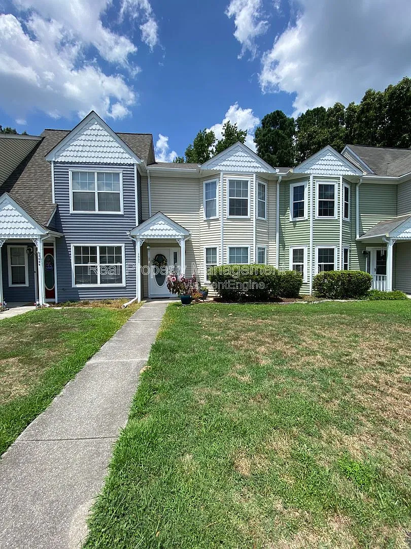 3 bed, 2.5 bath, 1400 sqft, $2,195 — Photo 1