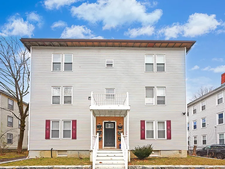 11 Ashton St #1L — Photo 10