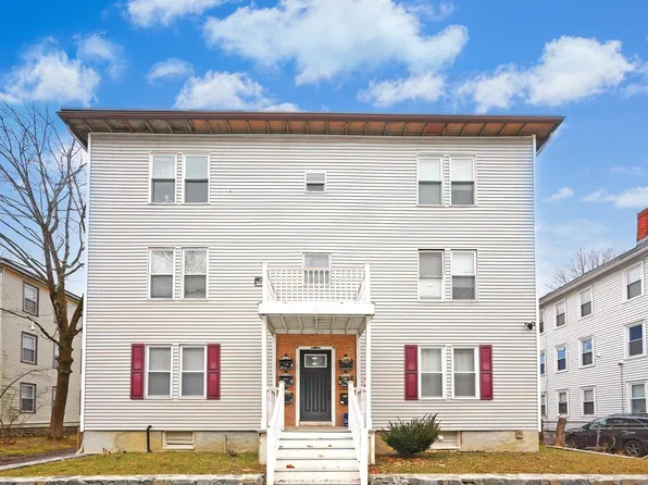 11 Ashton St APT 2L, Worcester, MA 01605