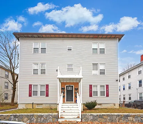 11 Ashton St #2L Photo 1