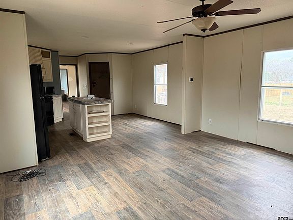 3rd image of 128 Eton Ct