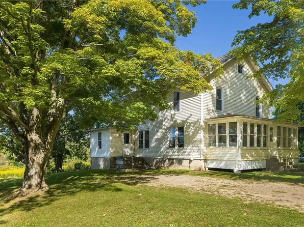 10142 Fry Rd, Mc Kean, PA 16426