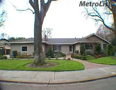 841 Notre Dame Ave photo 1
