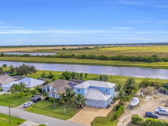 379 SW South Quick Circle, Port Saint Lucie, FL 34953