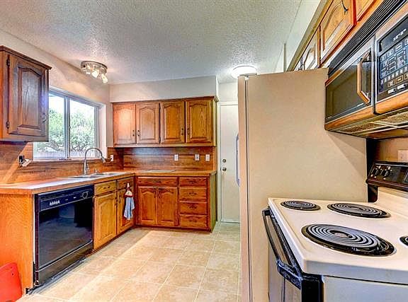 3rd image of 123 Ocean Dr
