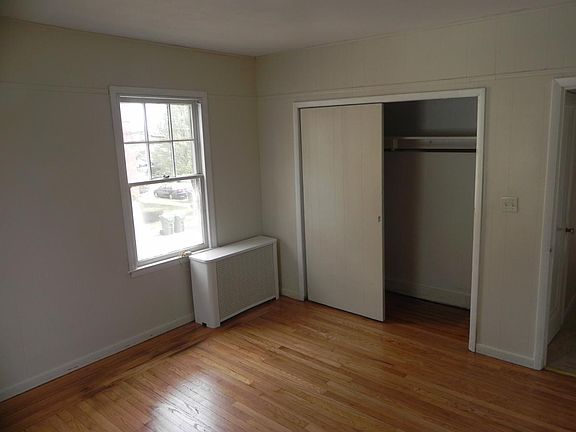 Bedrooms fit Queen-sized