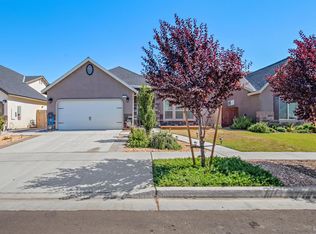 2093 W Bryman St, Hanford, CA 93230