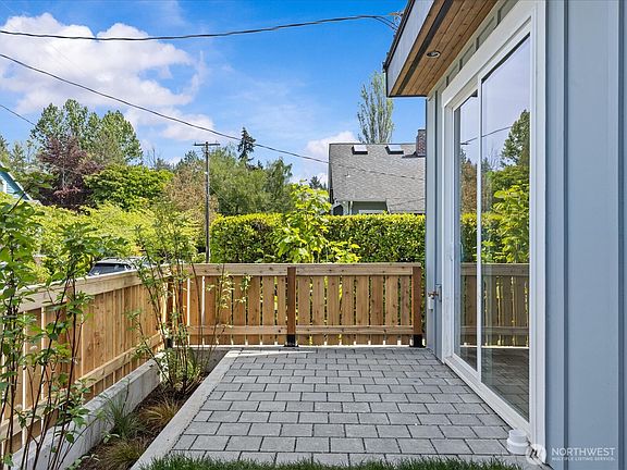 5th image of 2503 E Newton Street