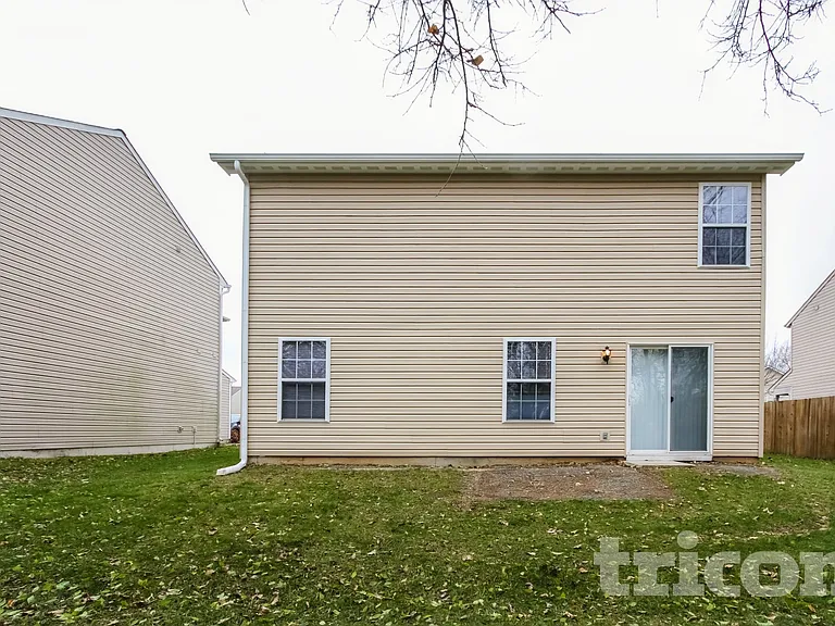 1329 Lake Meadow Dr — Photo 14