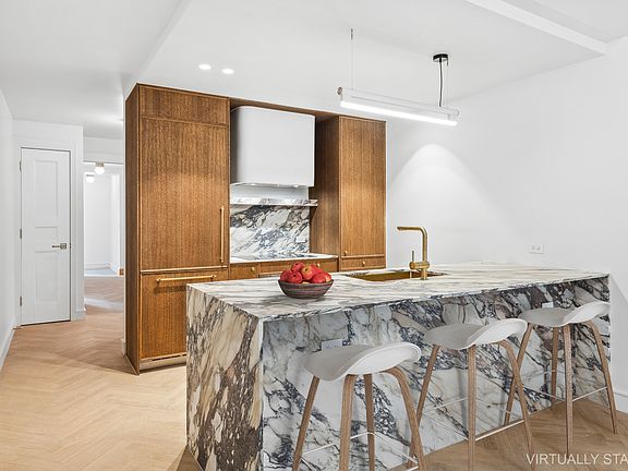 3rd image of 851 Carroll St #1