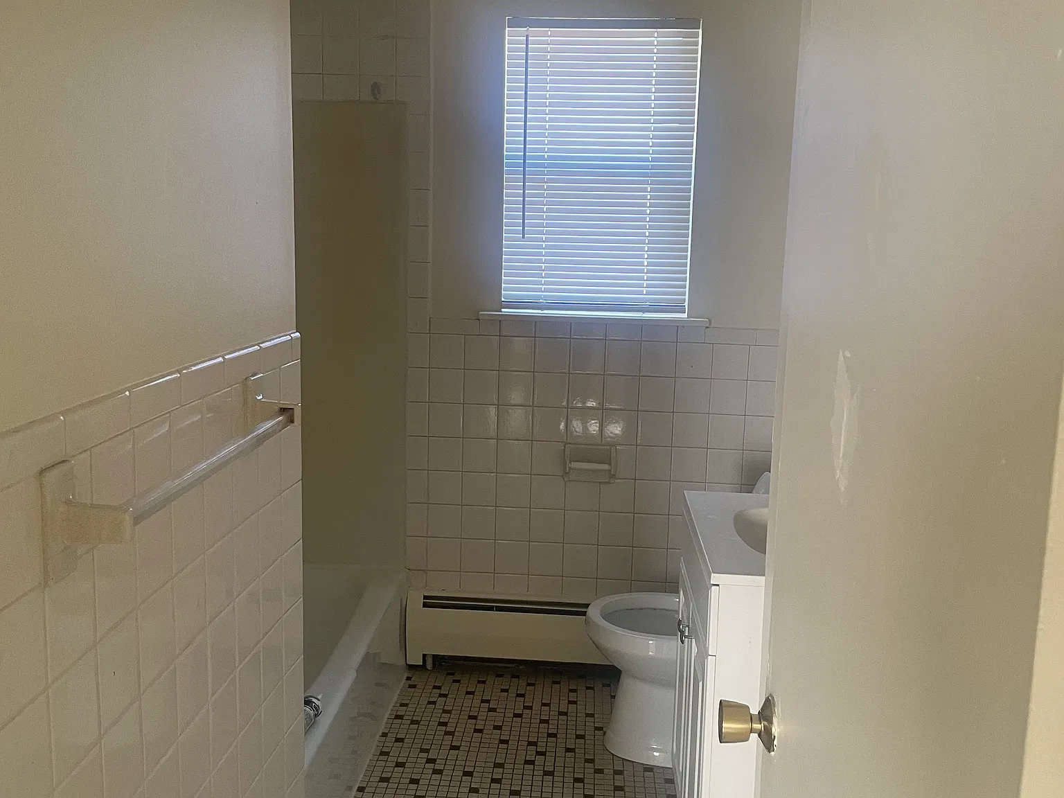 2 bed, 990 sqft, $1,845 — Photo 4