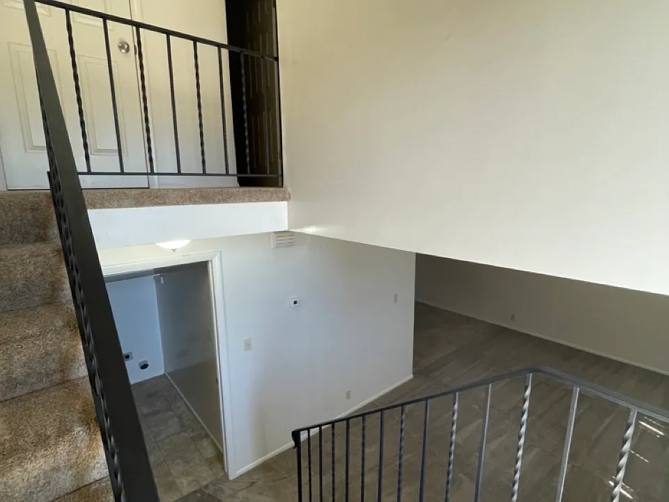 654 N Main St