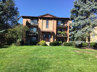 9S270 Nantucket Dr, Darien, IL