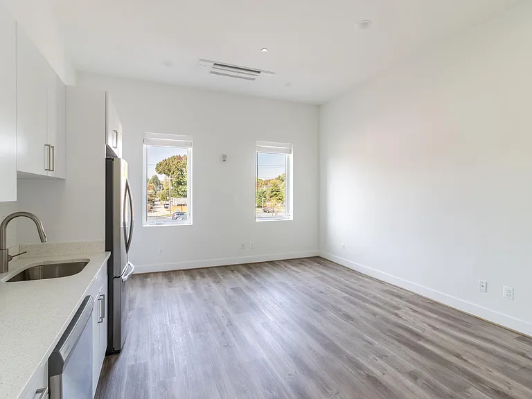 6713 York Rd #202 — Photo 4