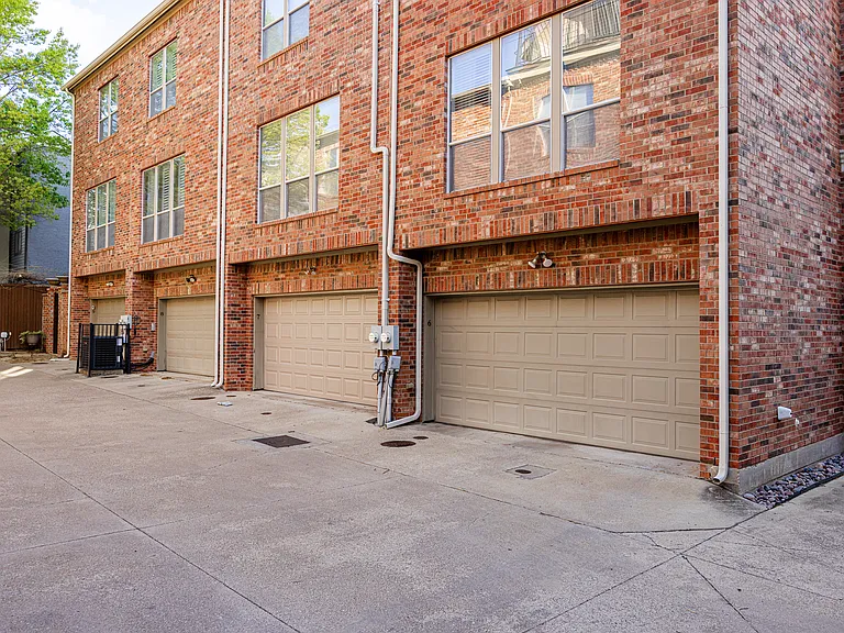 3610 Gillespie St #6 — Photo 27