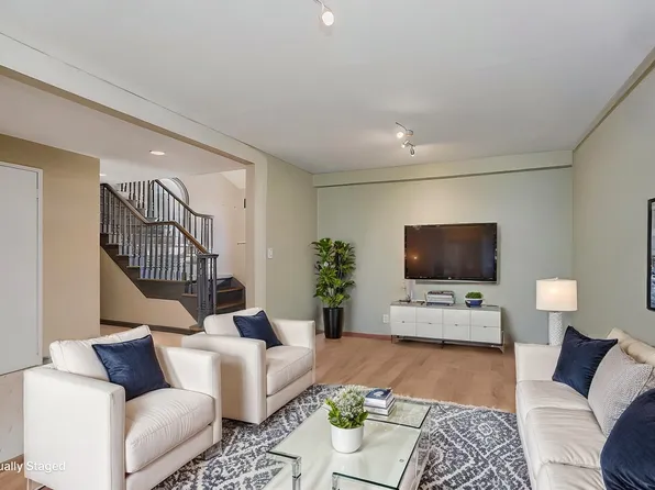 333 Mayfair Drive North image 12 of 34